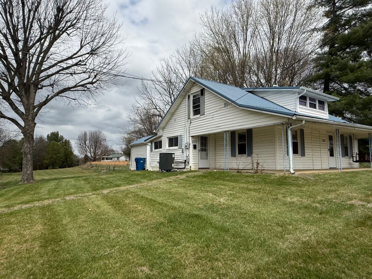 277 E Main St - Photo 2 of 19