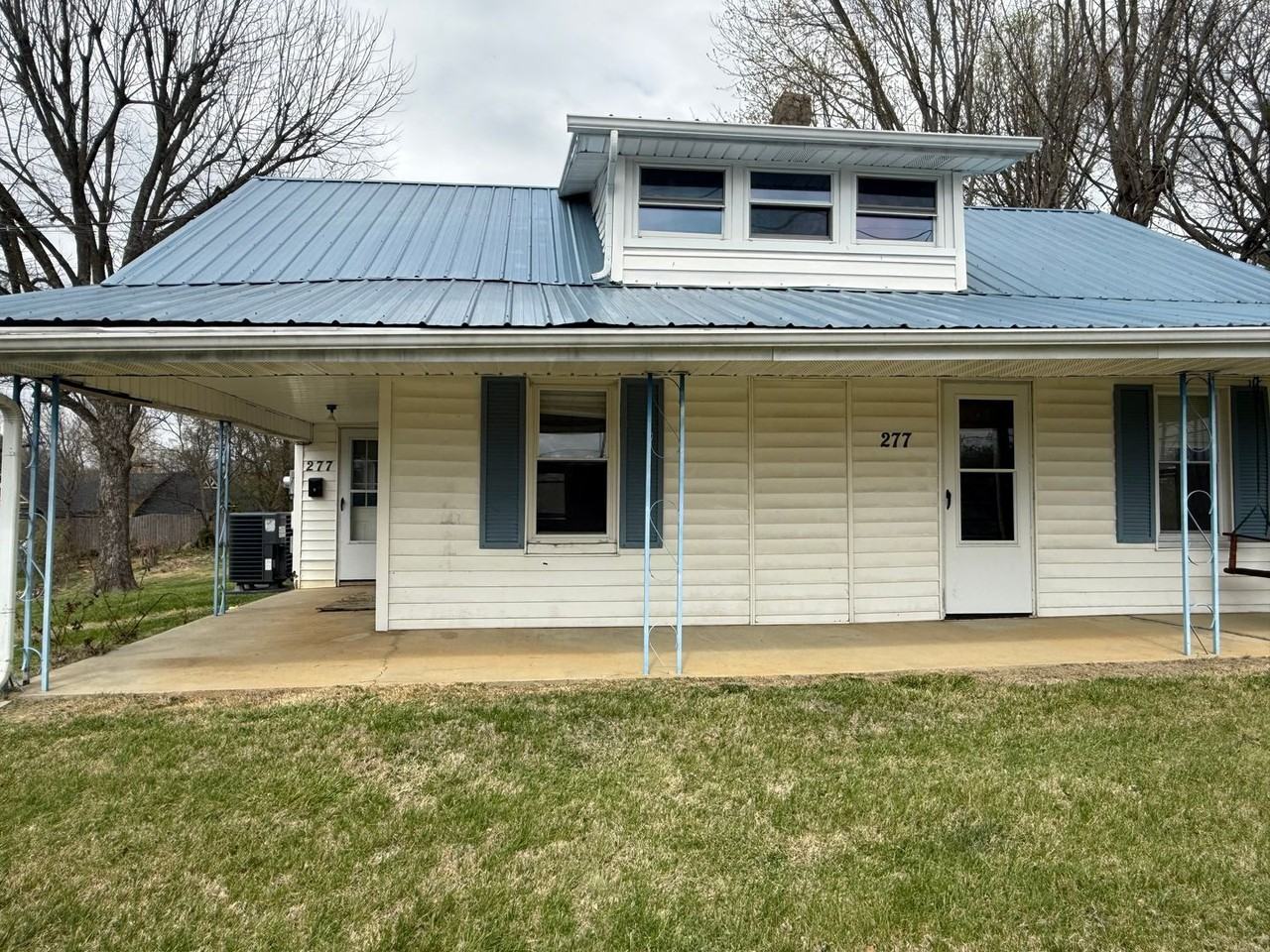 277 E Main St - Photo 3 of 19