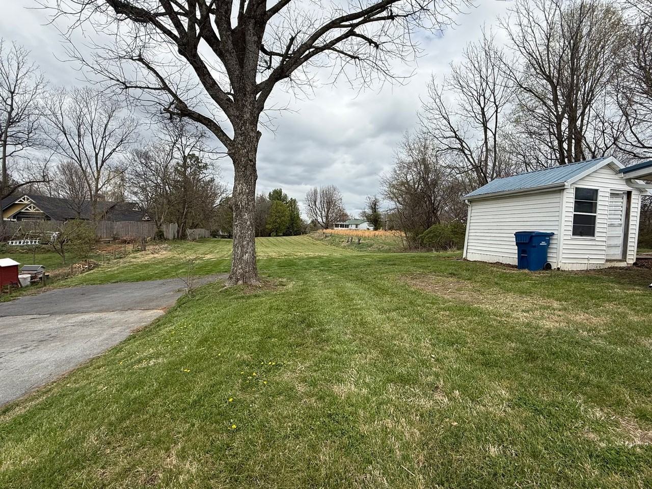 277 E Main St - Photo 5 of 19