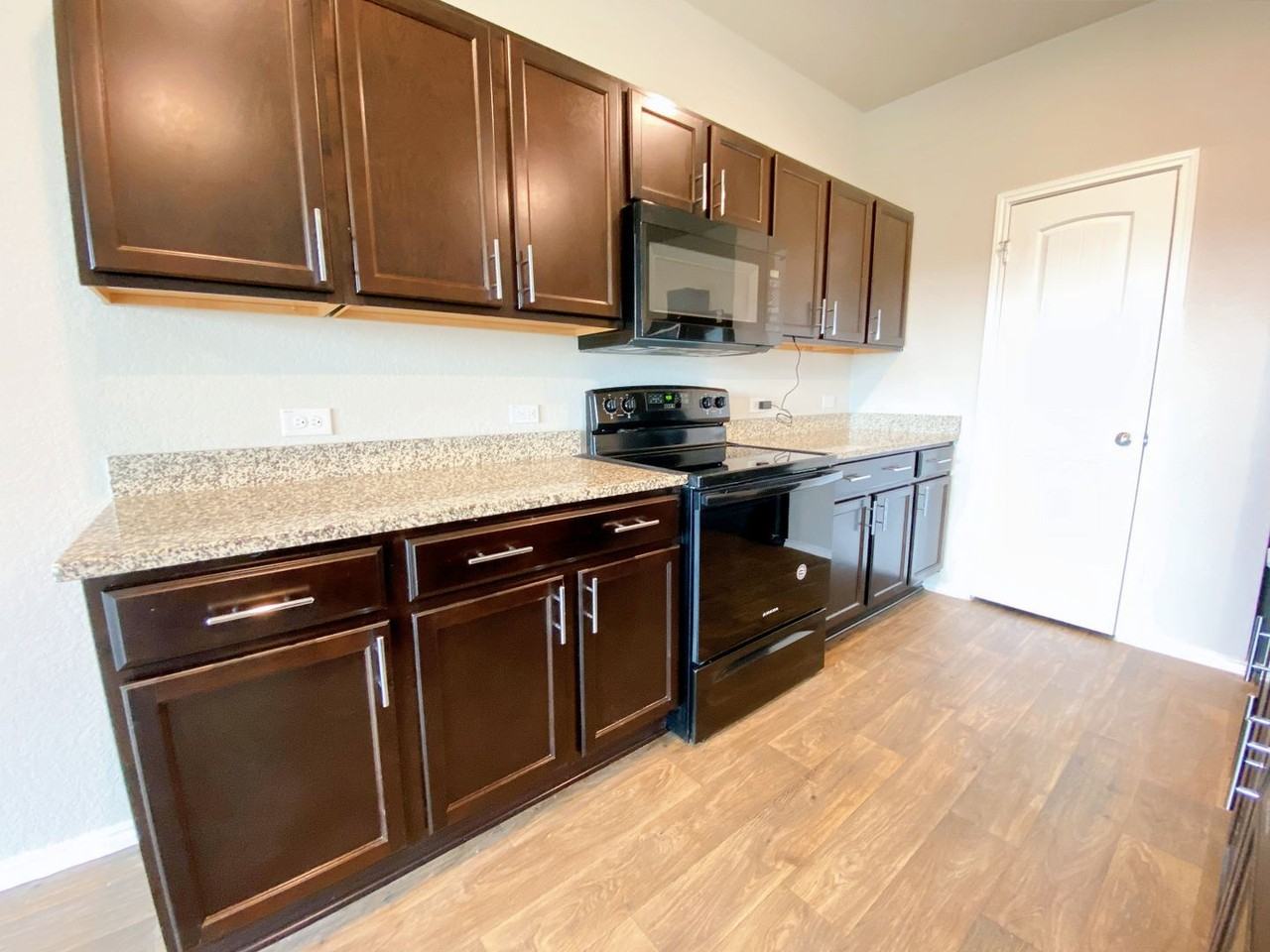 15016 Upland Willow Rd - Photo 4 of 32