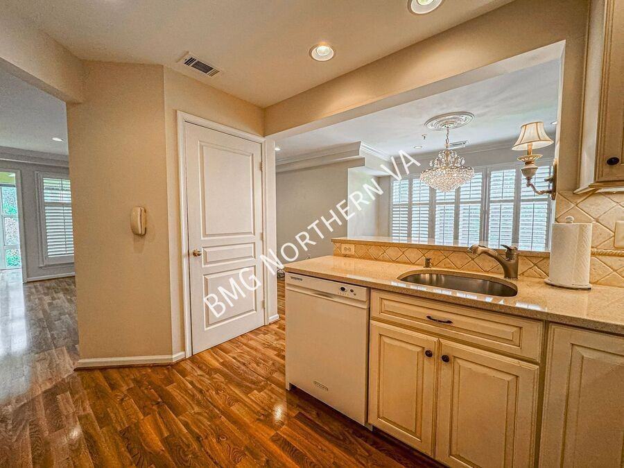 5565 Seminary Rd #404 - Photo 7 of 31