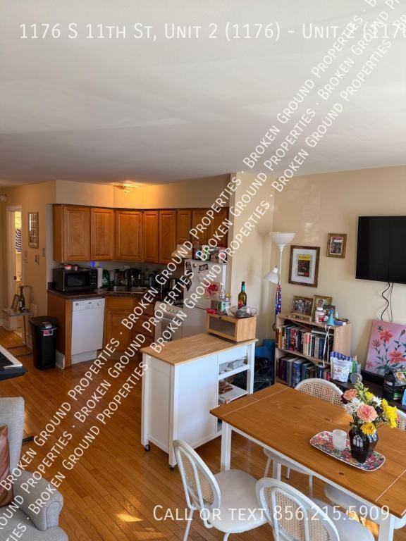 1176 S 11th St #2-1176 - Photo 4 of 12