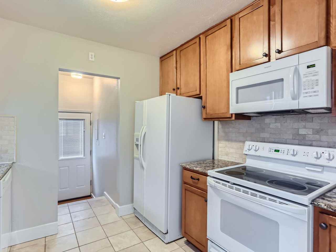 849 Grape St - Photo 6 of 28