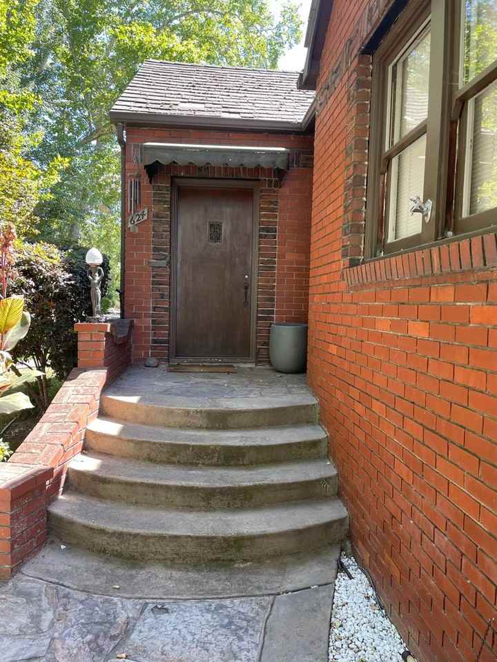 624 37th St - Photo 2 of 17