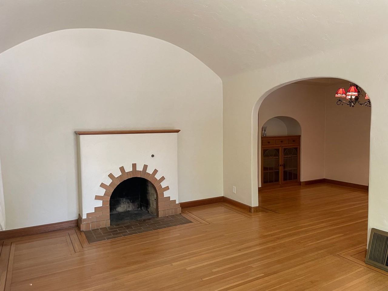 624 37th St - Photo 3 of 17