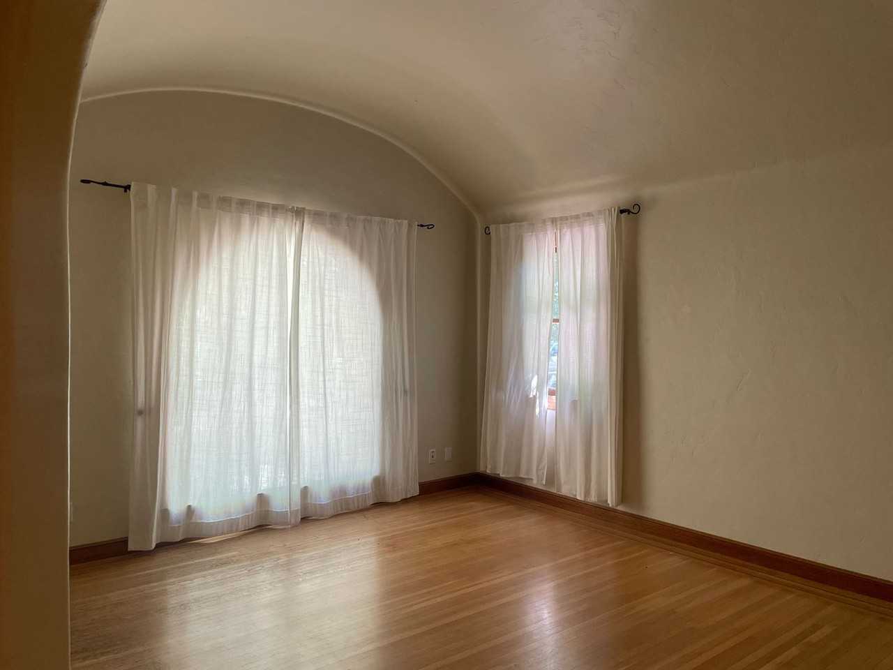 624 37th St - Photo 5 of 17