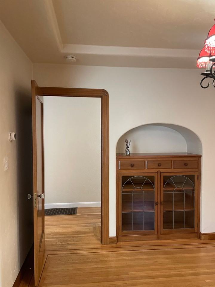 624 37th St - Photo 7 of 17