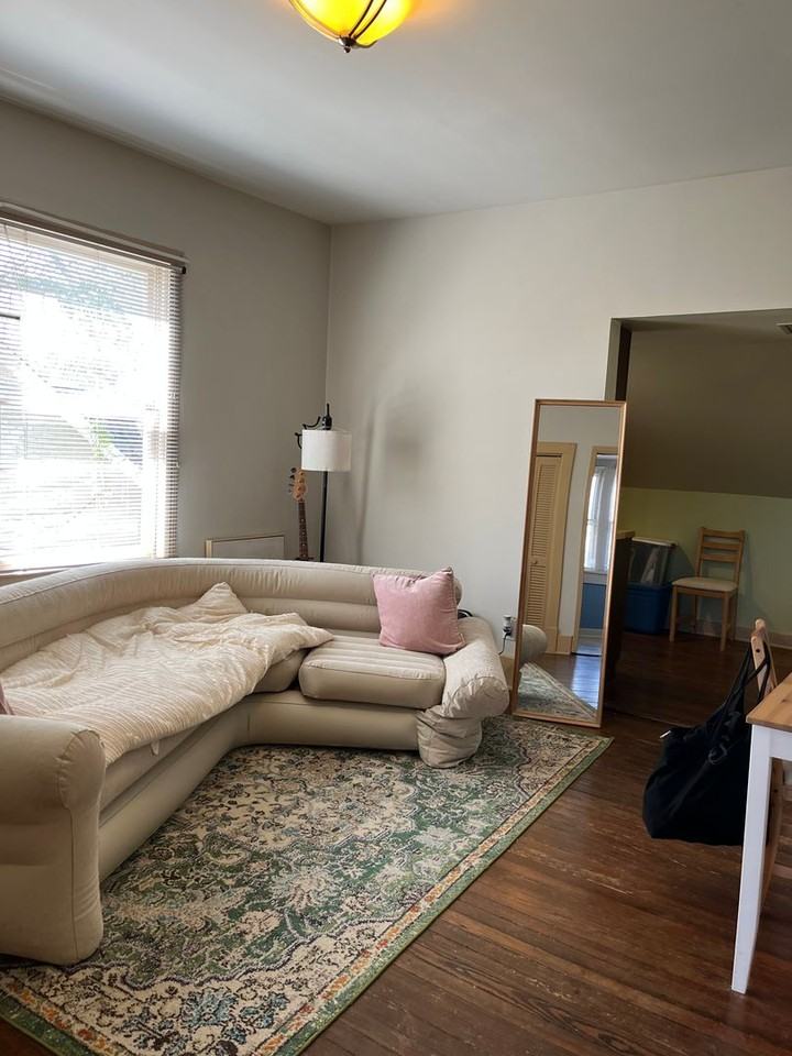1406 17th Ave S #B - Photo 2 of 10
