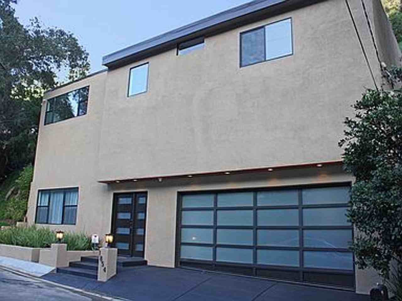 1854 Franklin Canyon Dr - Photo 2 of 48