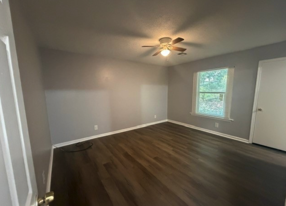 217 Townsend Dr - Photo 6 of 13
