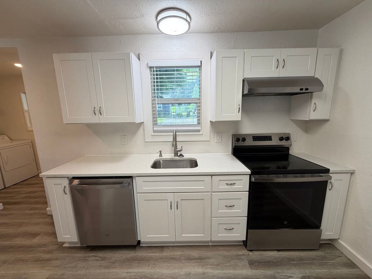 3112 W South Loop Ave - Photo 6 of 31