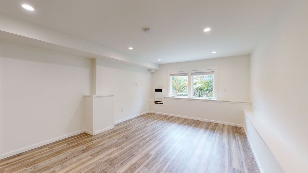1462 32nd Ave - Photo 2 of 13