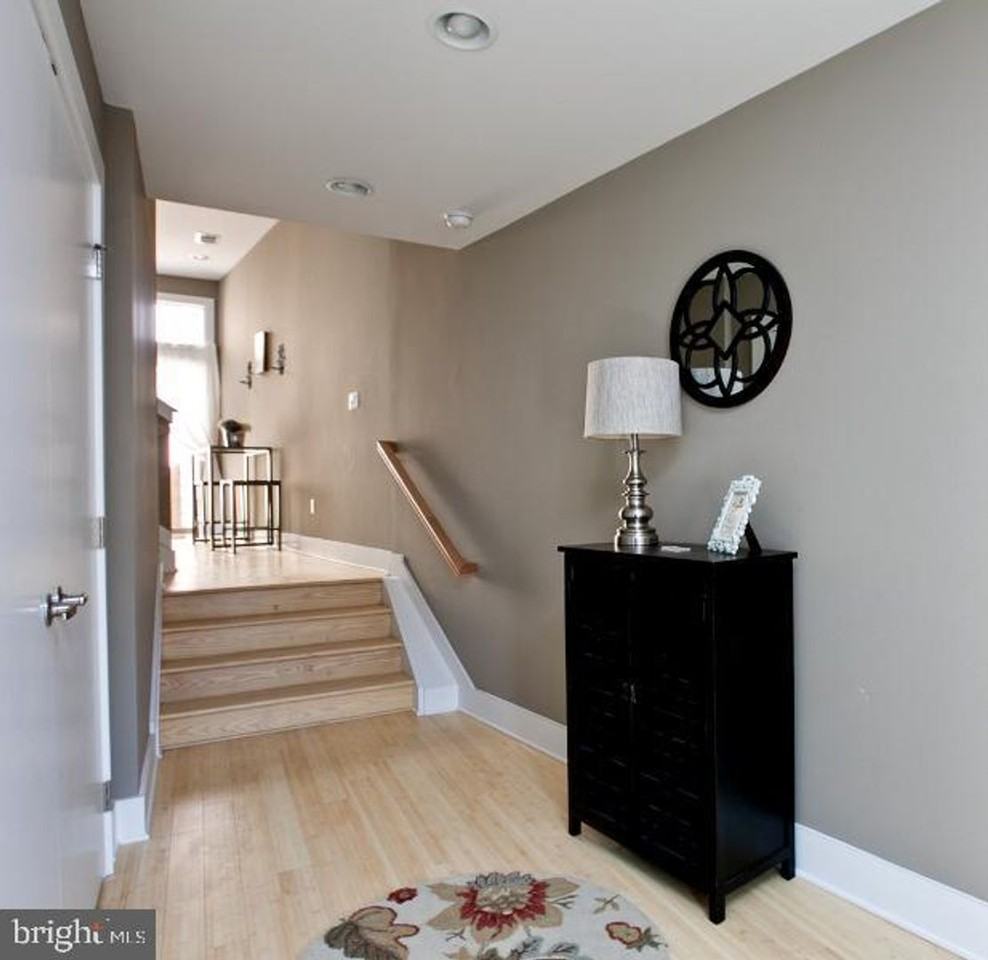 914G South 5th Street - Queenswalk 914G - Photo 4 of 7
