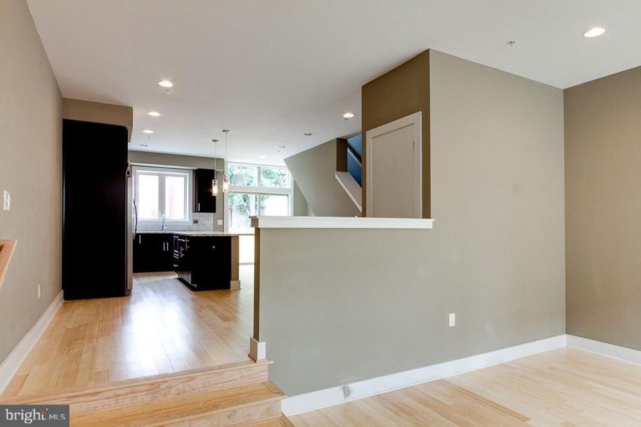1125 N Hope St - Photo 3 of 15