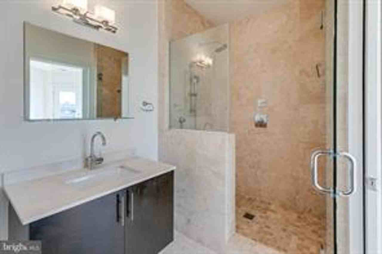 1125 N Hope St - Photo 6 of 15