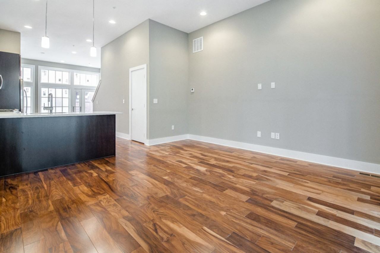 13 S Bank St - Photo 2 of 27
