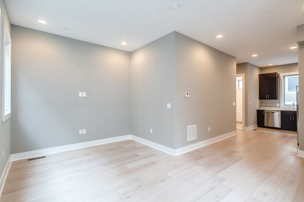 927 N Front St - Photo 7 of 18