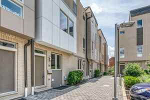 featured image of 740 S Columbus Blvd