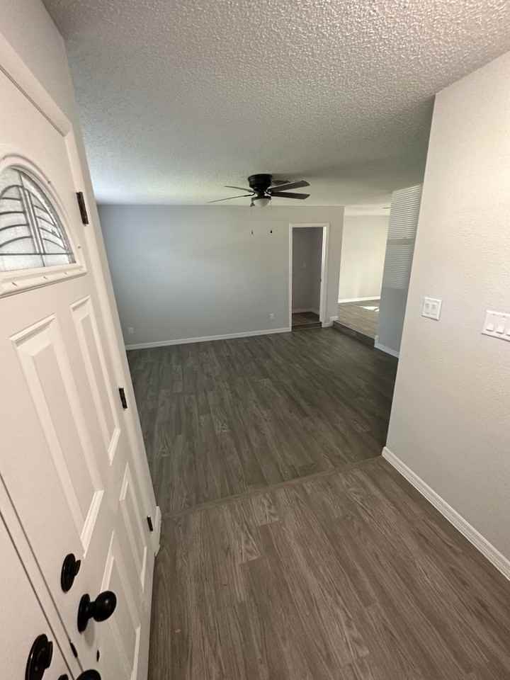 4959 Tangerine Ave - Photo 3 of 26