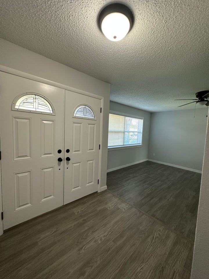 4959 Tangerine Ave - Photo 4 of 26