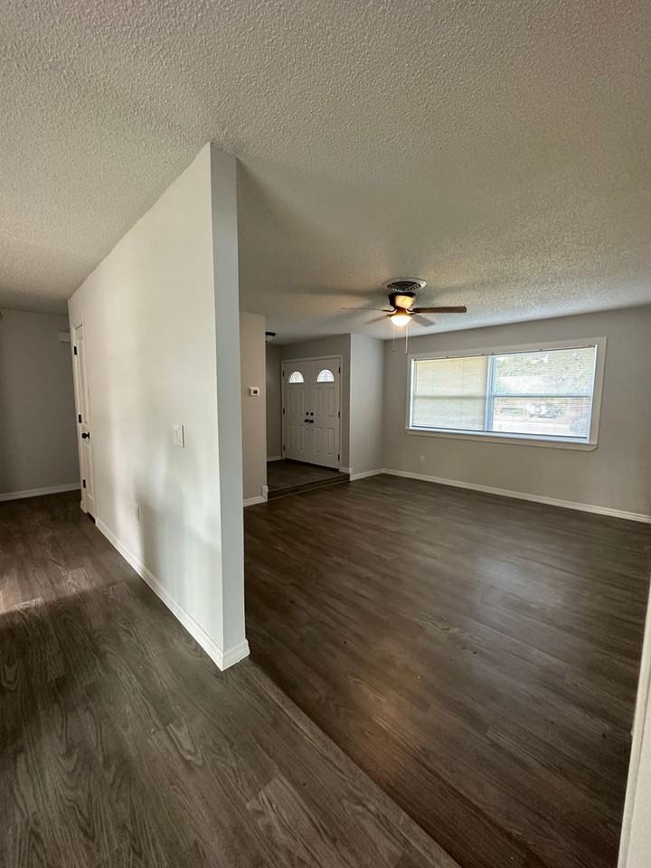 4959 Tangerine Ave - Photo 6 of 26