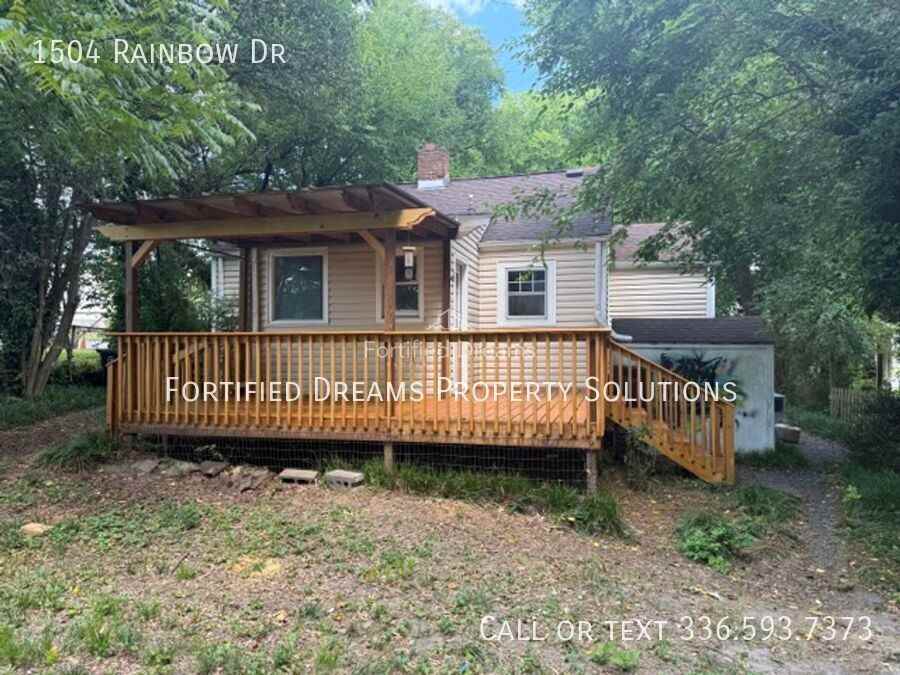 1504 Rainbow Dr - Photo 3 of 20