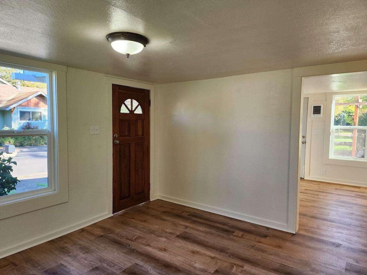 327 W K St - Photo 5 of 13