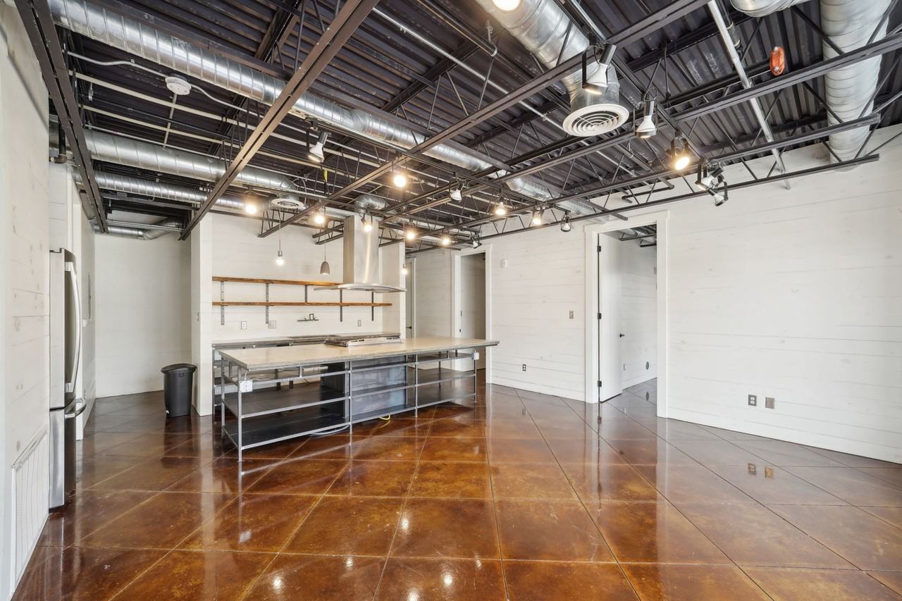 1228 15th St S #D3 - Photo 3 of 50