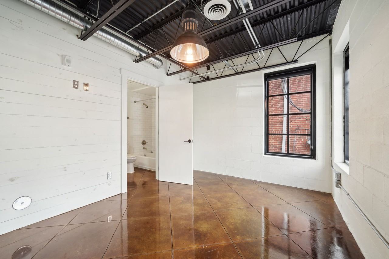 1228 15th St S #D3 - Photo 7 of 50