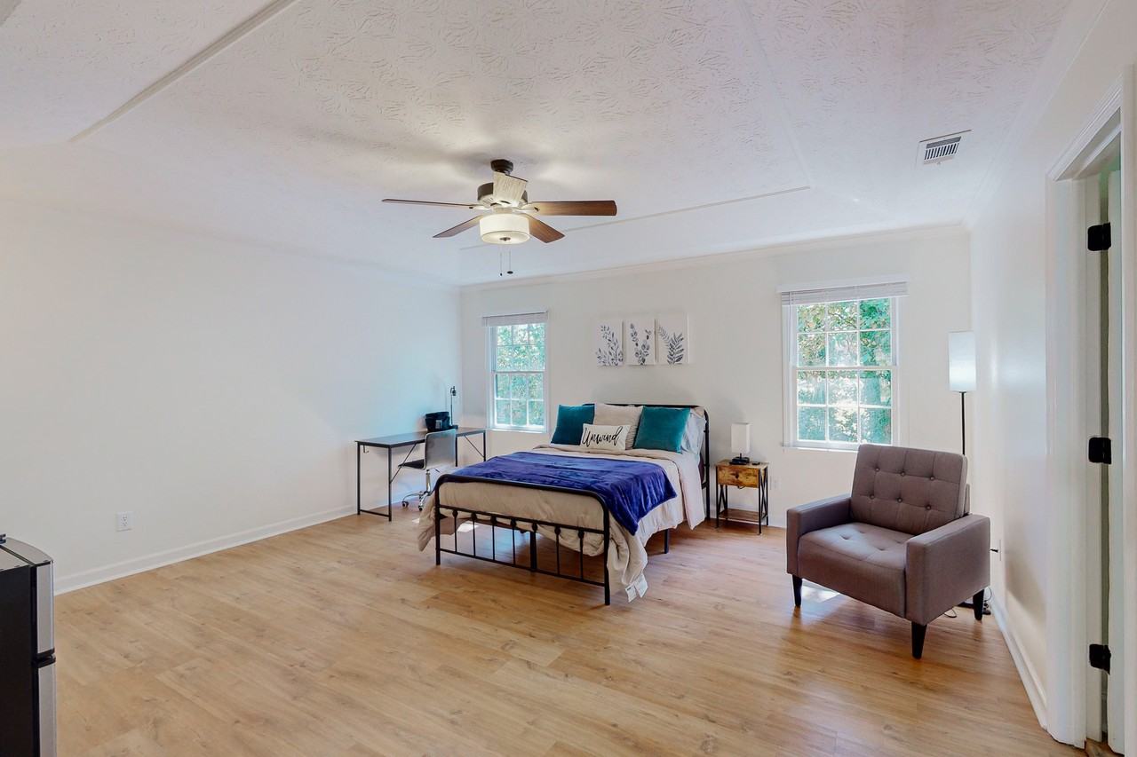 5629 Southern Pines Ct - Photo 2 of 15