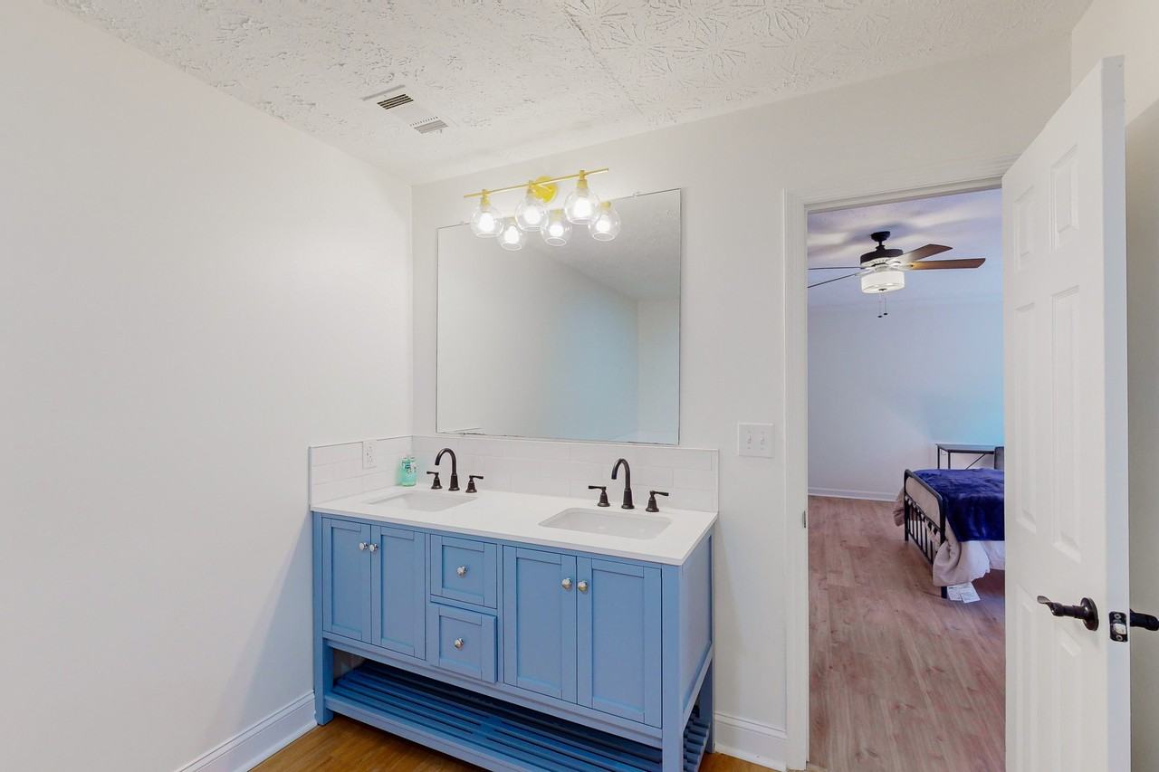 5629 Southern Pines Ct - Photo 3 of 15