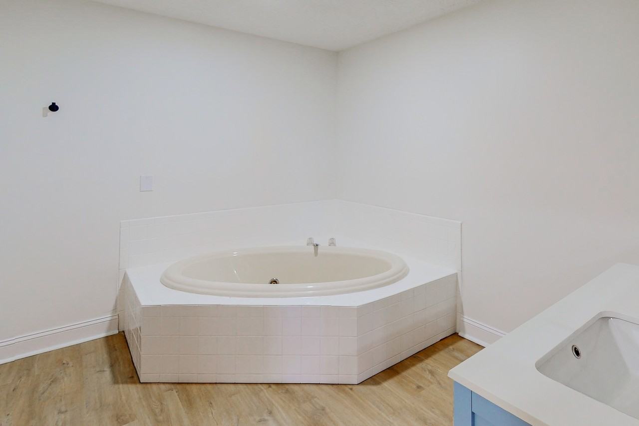 5629 Southern Pines Ct - Photo 5 of 15
