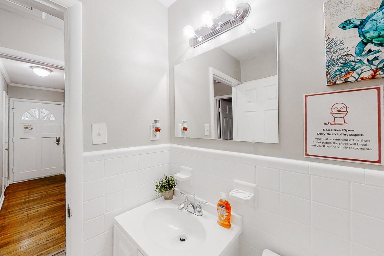 1152 S Parkwood Dr #1 - Photo 3 of 8