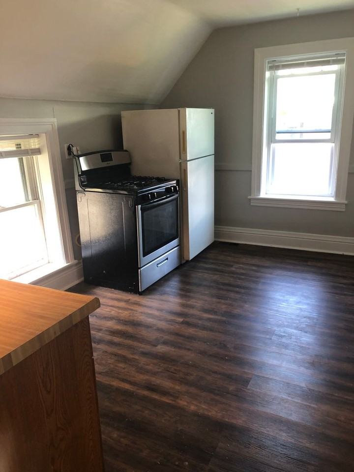 5064 Saint Paul Blvd - Photo 4 of 20