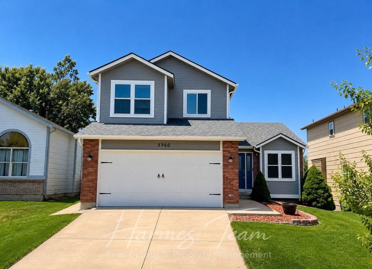5960 Grapevine Dr - Photo 3 of 48