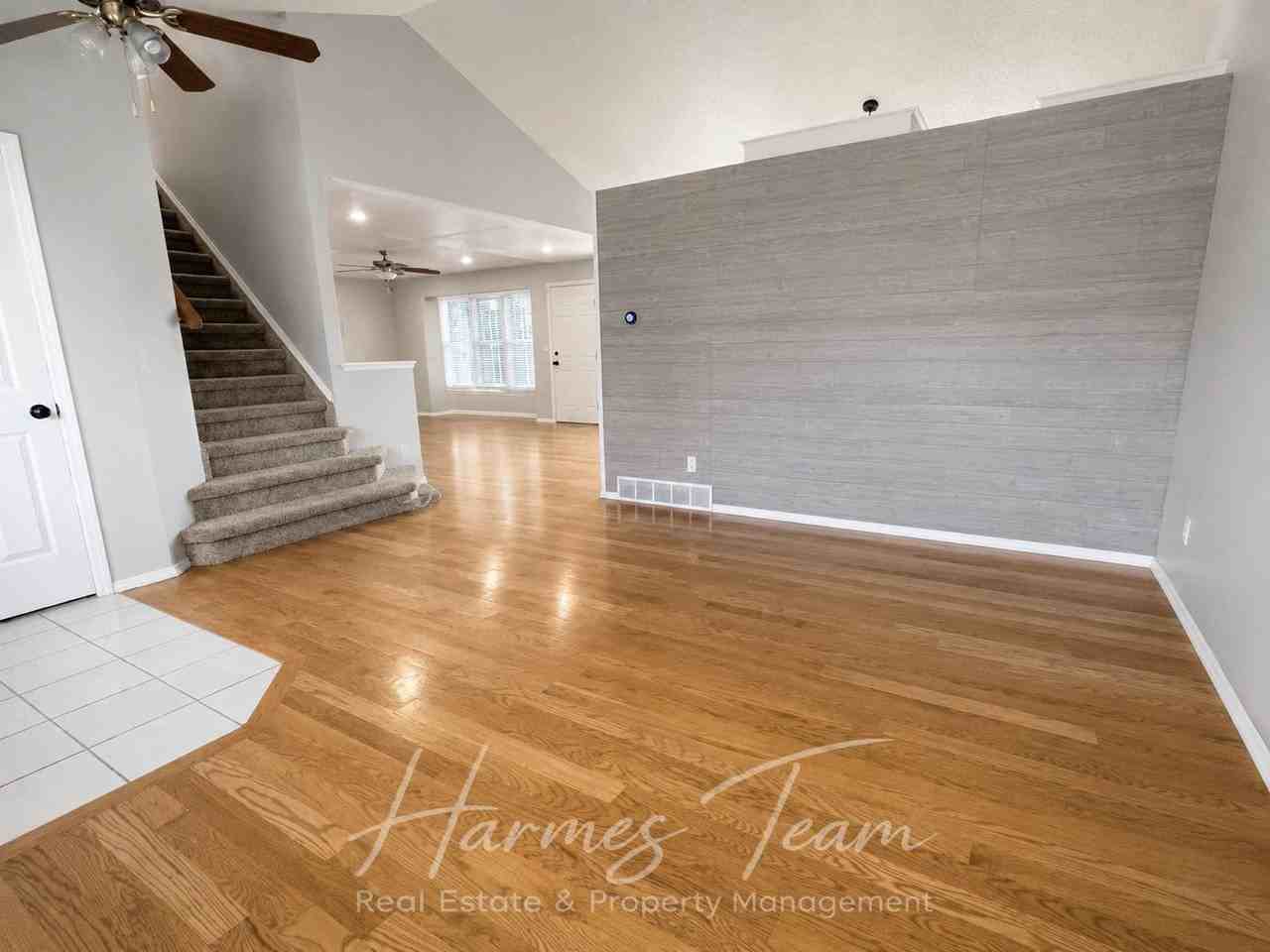 5960 Grapevine Dr - Photo 4 of 48