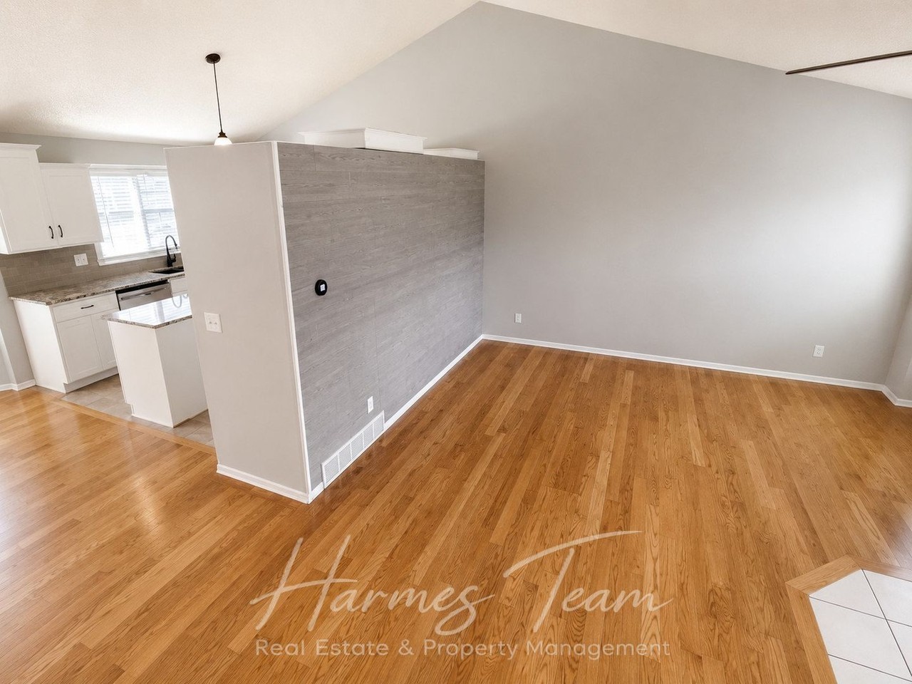 5960 Grapevine Dr - Photo 5 of 48