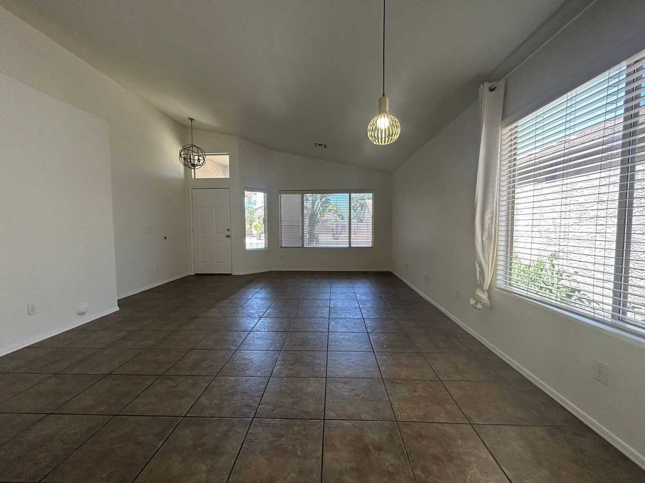 3861 E Redfield Ct - Photo 3 of 33