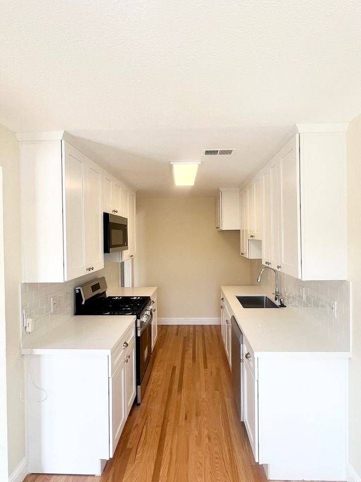 8096 Juniper Ave - Photo 2 of 12