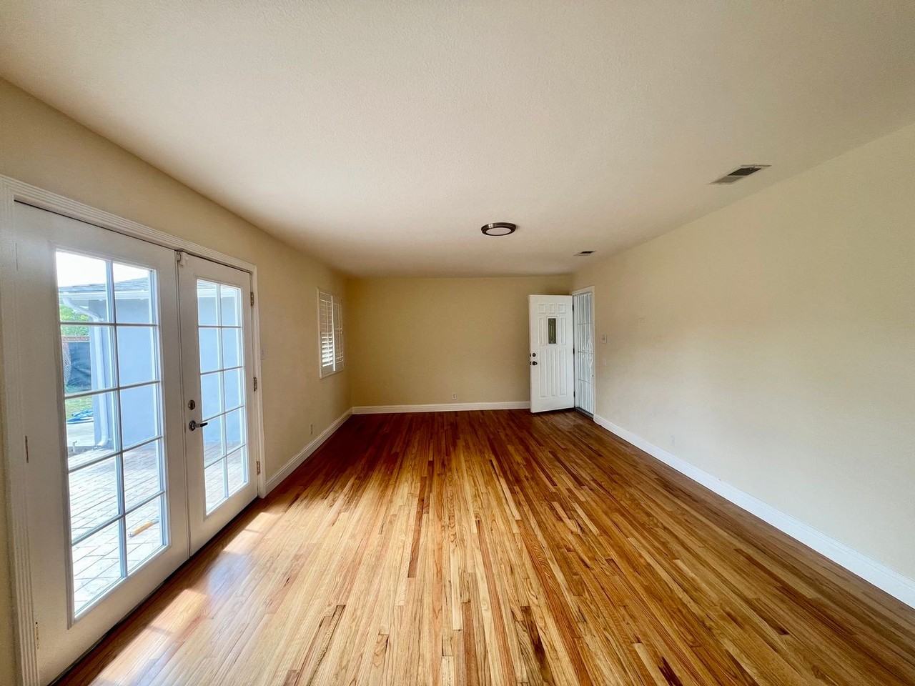 8096 Juniper Ave - Photo 6 of 12