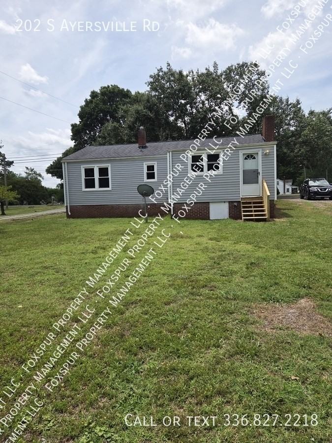 202 S Ayersville Rd - Photo 2 of 15