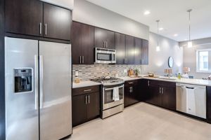 featured image of 832 N 3rd St #6