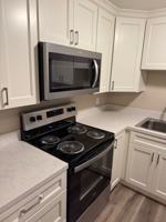 featured image of 427 W Elm St