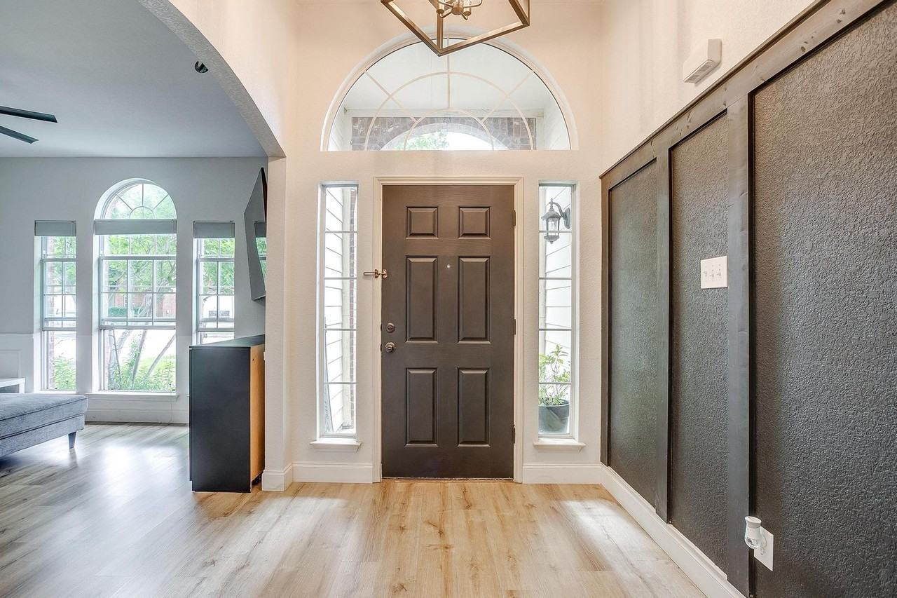 12217 Shadow Wood Trl - Photo 5 of 35