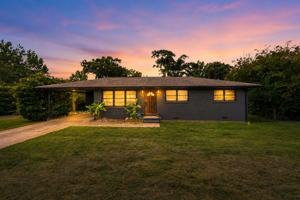 featured image of 250 Morningview Dr