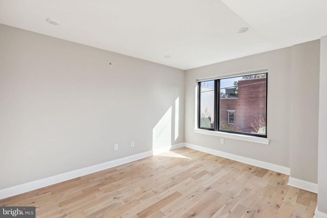 1164 S 18th St - Photo 6 of 16