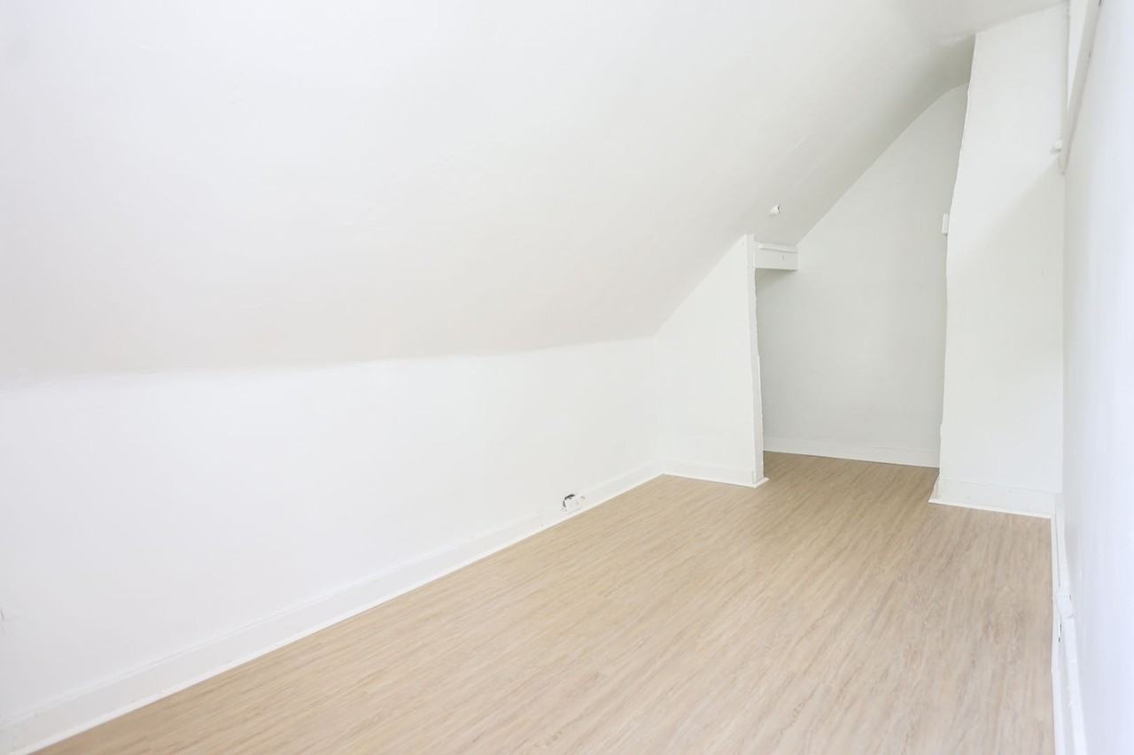853 E 155th St - Photo 6 of 26