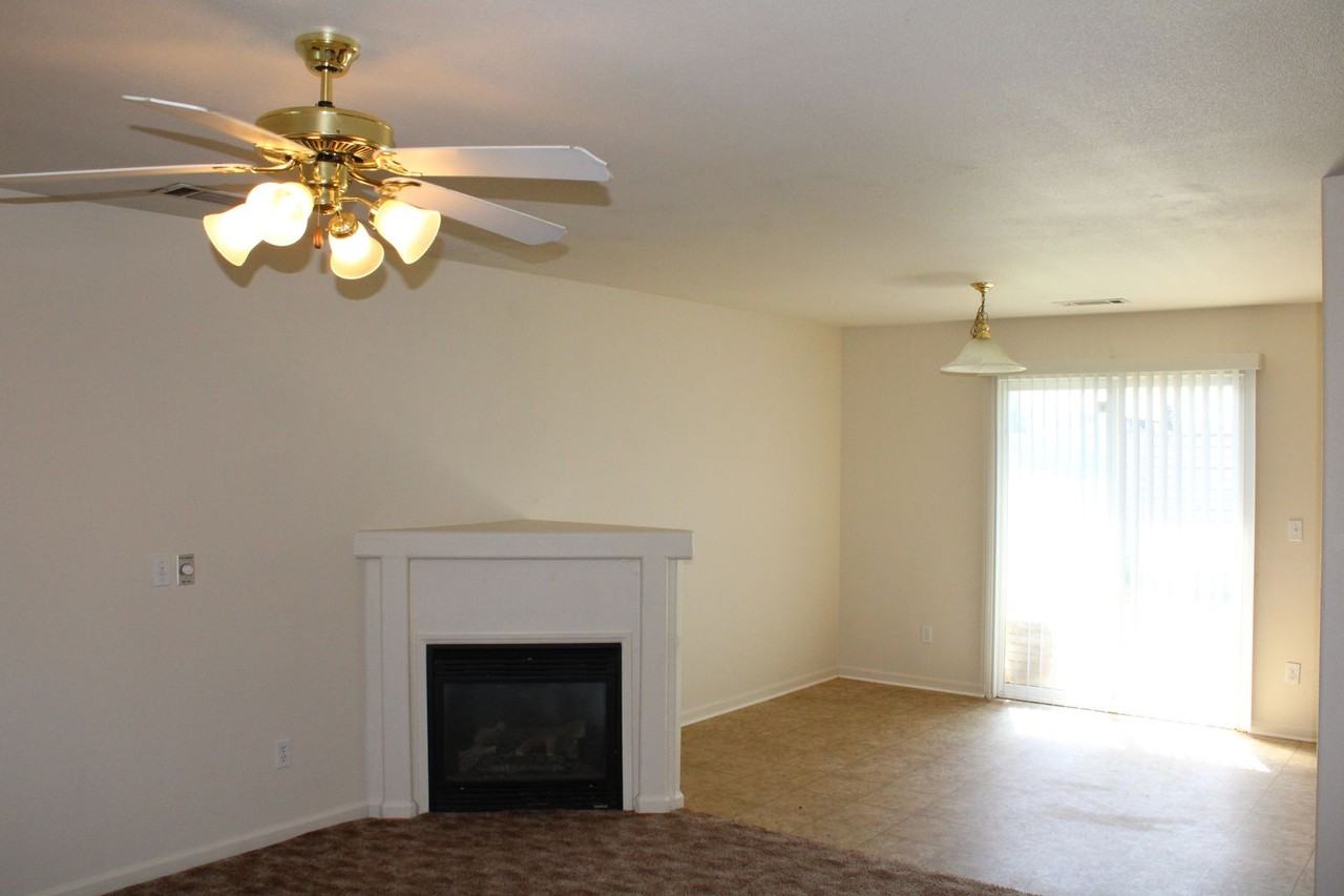 3720 Vinewood Dr - Photo 3 of 14