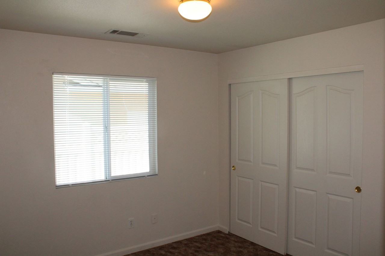 3720 Vinewood Dr - Photo 6 of 14
