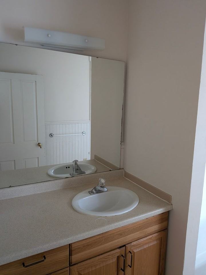 251 Main St - Photo 5 of 6